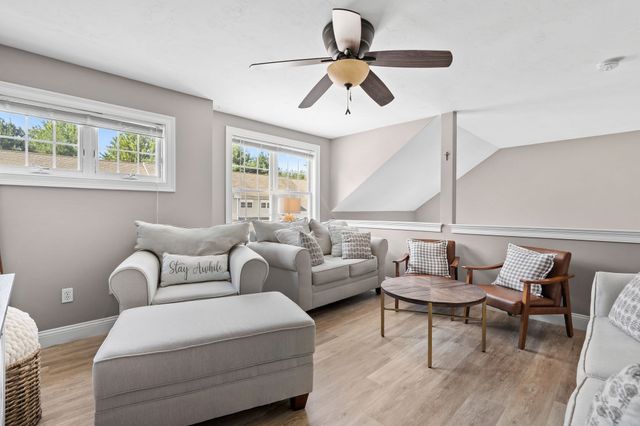 864 Brockton Ave 864, Abington, MA 02351