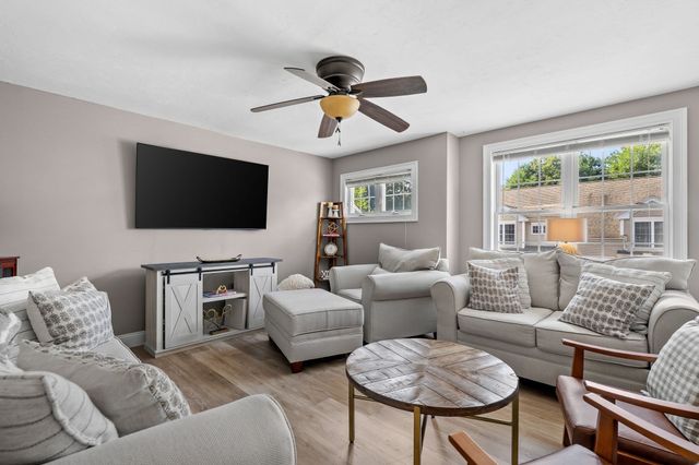 864 Brockton Ave 864, Abington, MA 02351