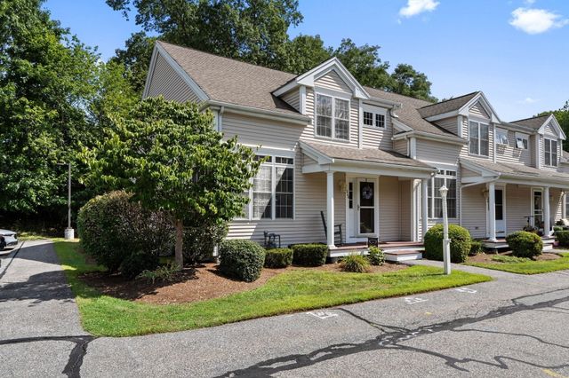 864 Brockton Ave 864, Abington, MA 02351