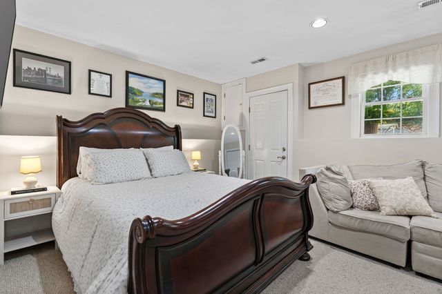 864 Brockton Ave 864, Abington, MA 02351