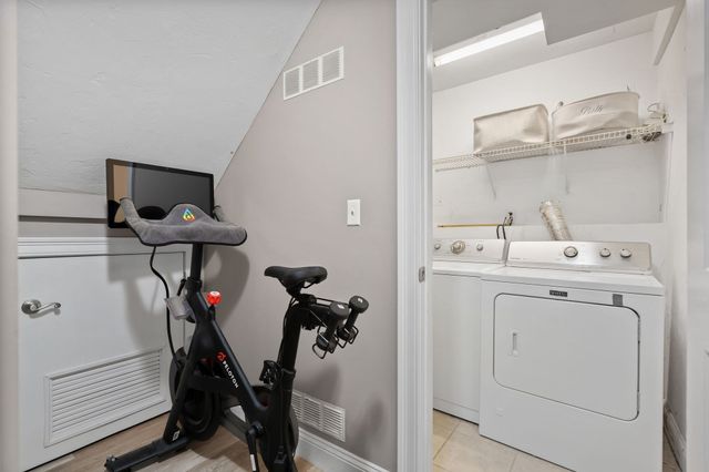 864 Brockton Ave 864, Abington, MA 02351