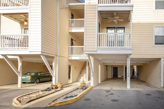 2421 Beachview Drive, G-13, Ocean Springs, MS 39564