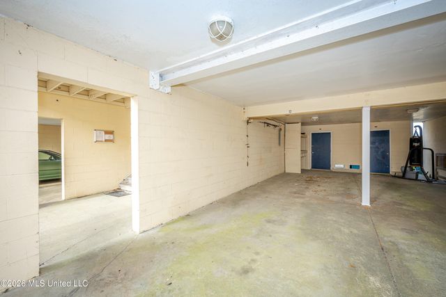 2421 Beachview Drive, G-13, Ocean Springs, MS 39564