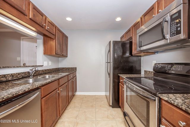 2421 Beachview Drive, G-13, Ocean Springs, MS 39564