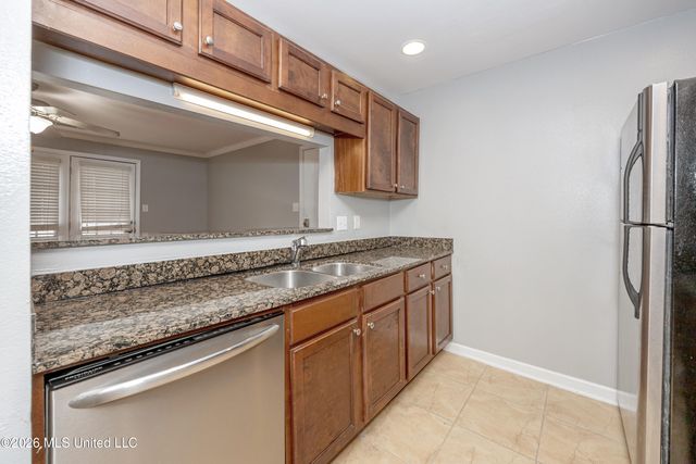 2421 Beachview Drive, G-13, Ocean Springs, MS 39564