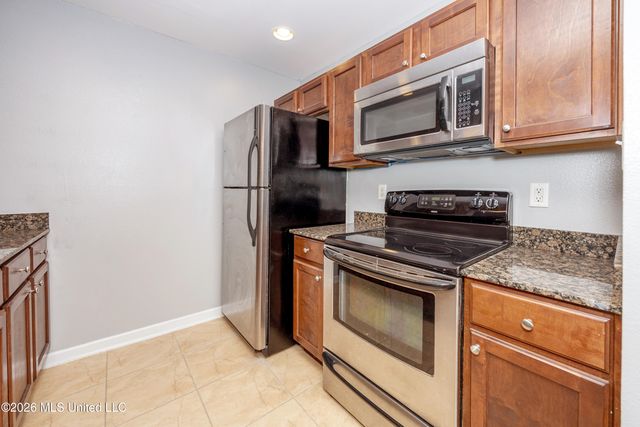 2421 Beachview Drive, G-13, Ocean Springs, MS 39564
