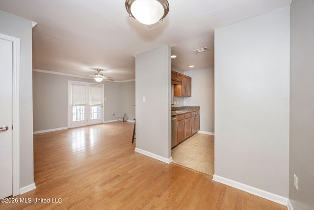 2421 Beachview Drive, G-13, Ocean Springs, MS 39564