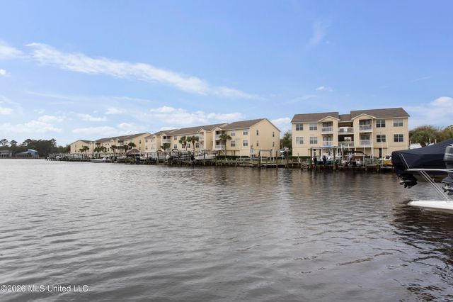 2421 Beachview Drive, G-13, Ocean Springs, MS 39564