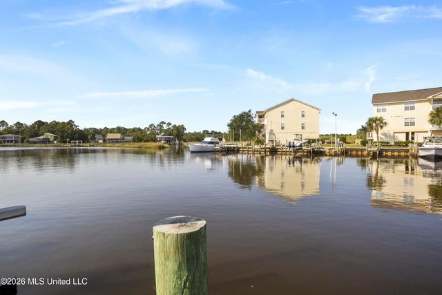 2421 Beachview Drive, G-13, Ocean Springs, MS 39564