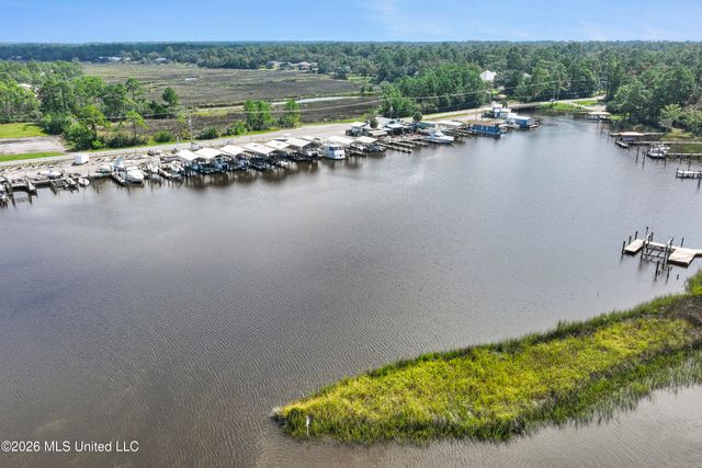 2421 Beachview Drive, G-13, Ocean Springs, MS 39564