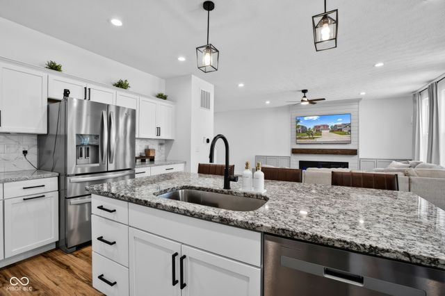 6624 Timberline Trail, Whitestown, IN 46075