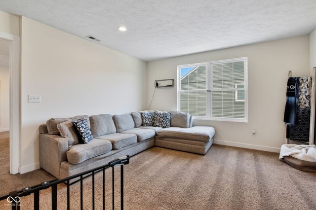 6624 Timberline Trail, Whitestown, IN 46075