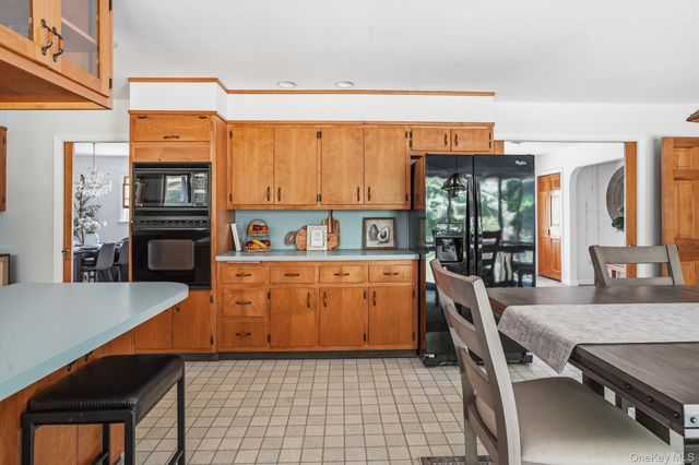 21 Vail Road, Poughkeepsie, NY 12603