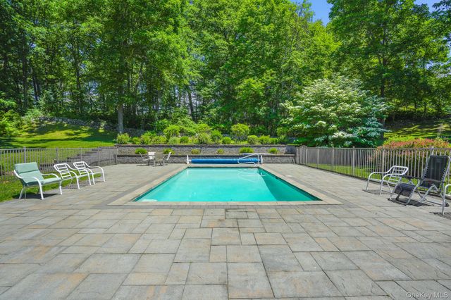 21 Vail Road, Poughkeepsie, NY 12603