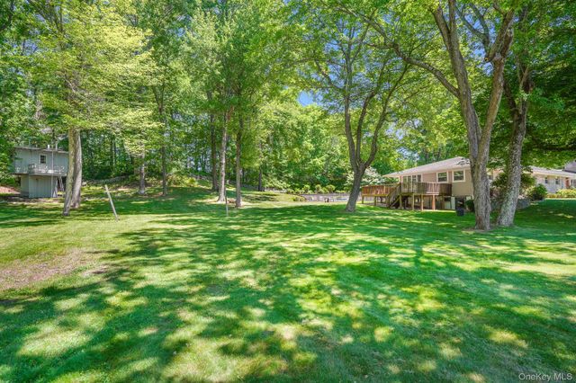 21 Vail Road, Poughkeepsie, NY 12603