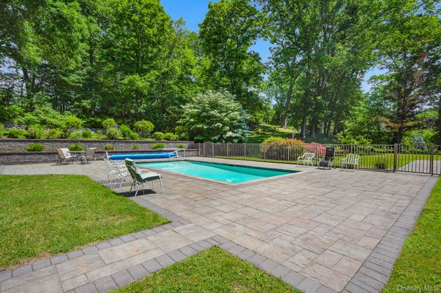 21 Vail Road, Poughkeepsie, NY 12603