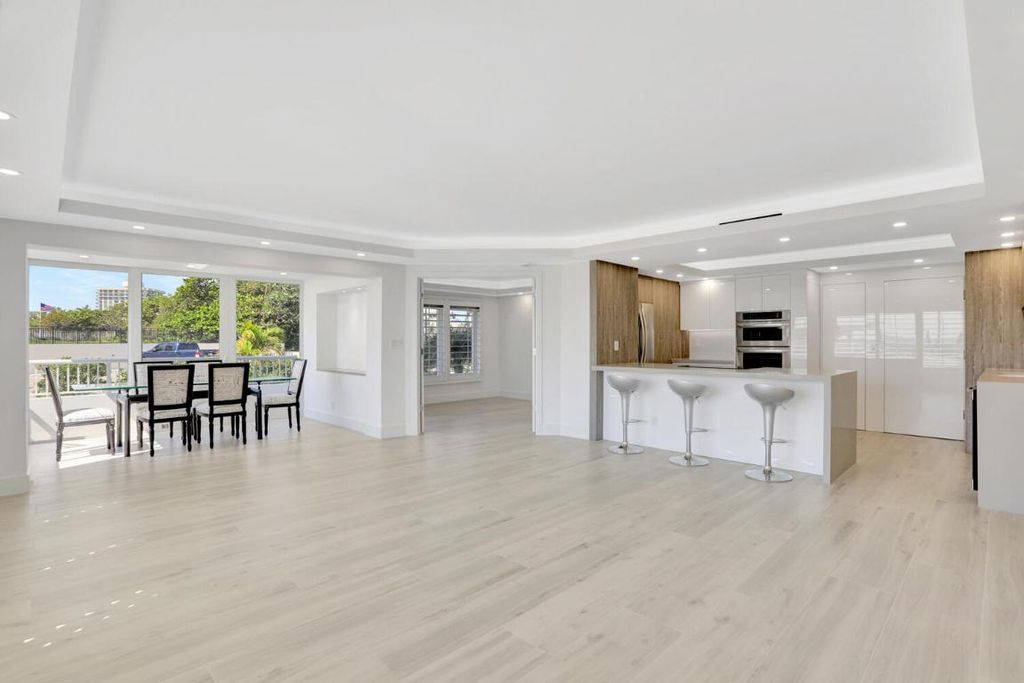 Image 13 of property listing at 600 S Ocean Boulevard 103, Boca Raton, FL 33432