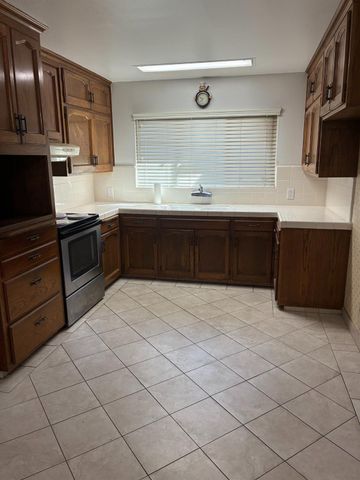 3845 E Andrews, Fresno, CA 93726