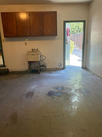 3845 E Andrews, Fresno, CA 93726
