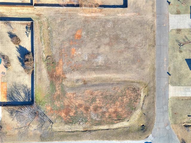 13033 SW 10th Street, Yukon, OK 73099