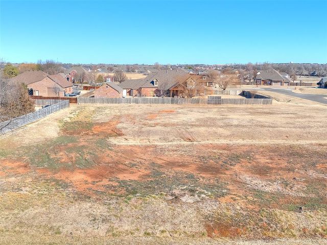 13033 SW 10th Street, Yukon, OK 73099