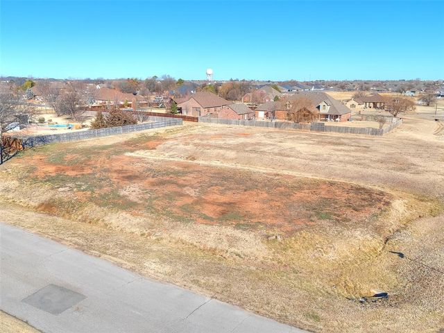 13033 SW 10th Street, Yukon, OK 73099