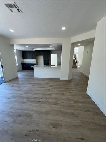13281 Luna Rd, Victorville, CA 92392