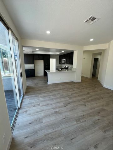 13281 Luna Rd, Victorville, CA 92392