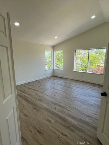 13281 Luna Rd, Victorville, CA 92392