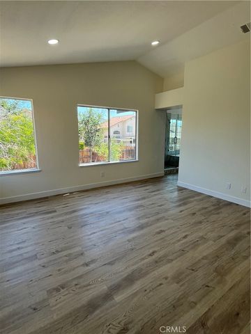 13281 Luna Rd, Victorville, CA 92392