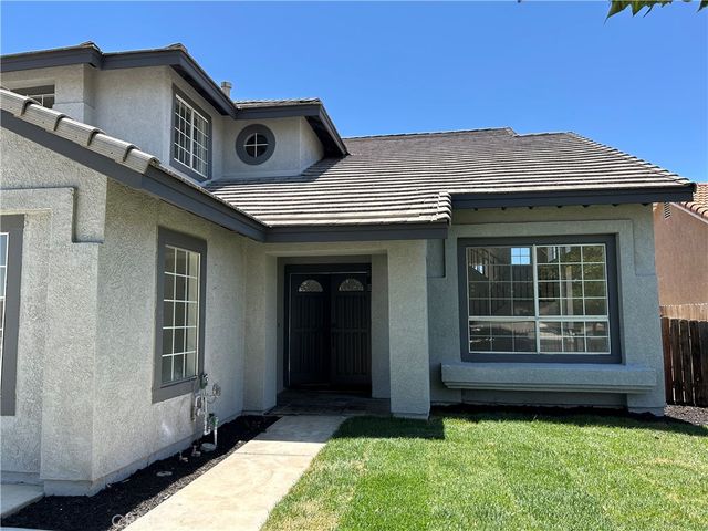 13281 Luna Rd, Victorville, CA 92392