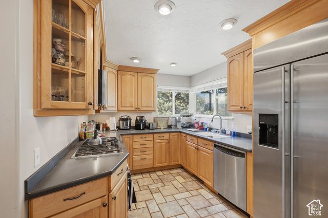 2960 E LA JOYA DR, Holladay, UT 84124