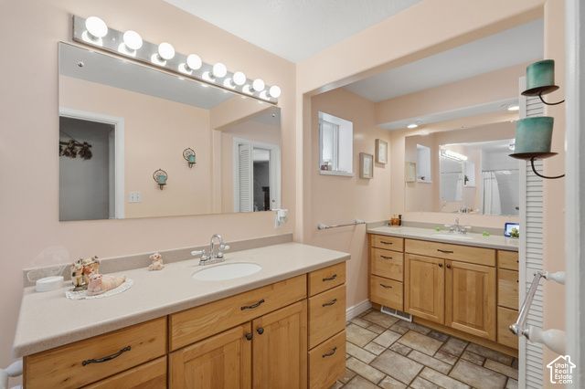 2960 E LA JOYA DR, Holladay, UT 84124