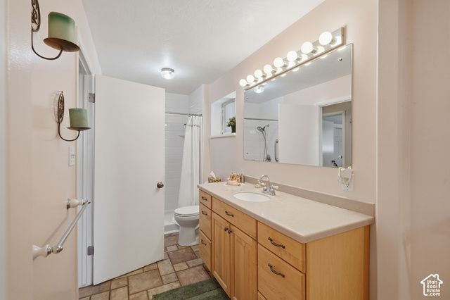 2960 E LA JOYA DR, Holladay, UT 84124