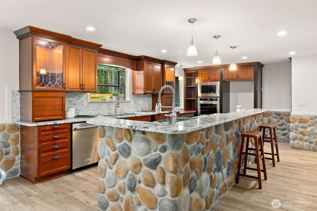 4605 Timberline Drive SE, Lacey, WA 98503