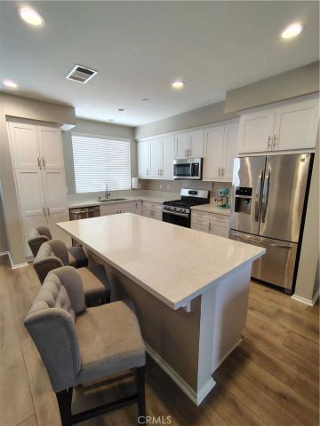 937 Savi, Corona, CA 92878