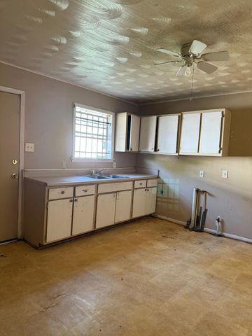 1056 SEATTLE ST, Memphis, TN 38114