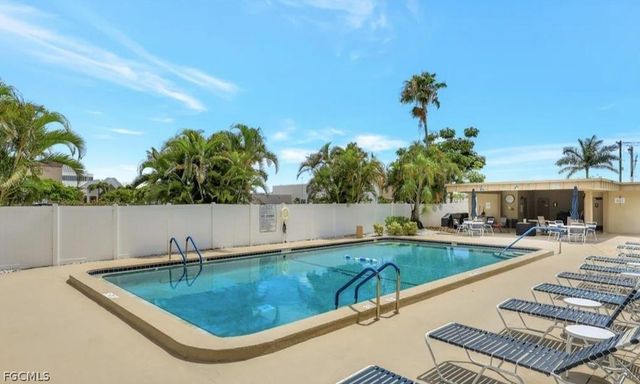 2264 Winkler AVE 202, Fort Myers, FL 33901