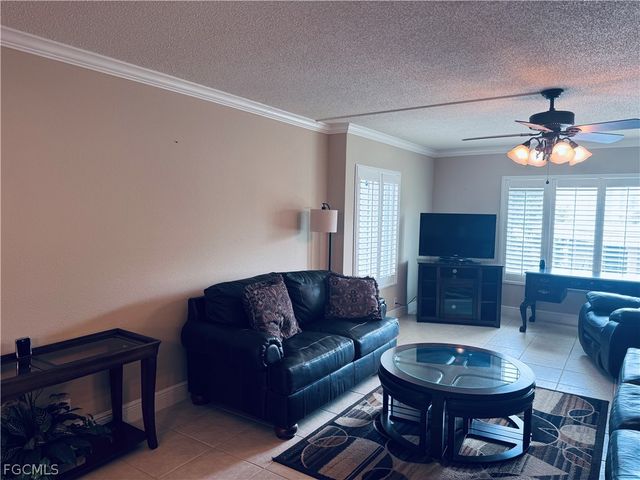 2264 Winkler AVE 202, Fort Myers, FL 33901