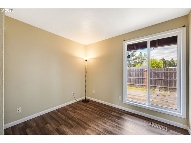 20350 Sw YORK St, Beaverton, OR 97003