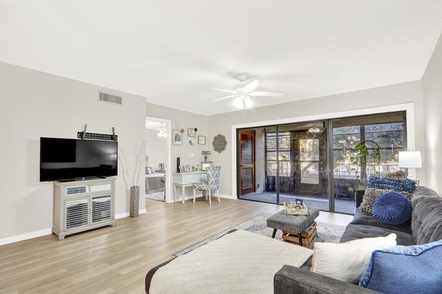 1811 SW Palm City Road A301, Stuart, FL 34994