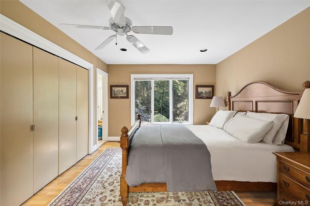17 Danton Lane N, Locust Valley, NY 11560