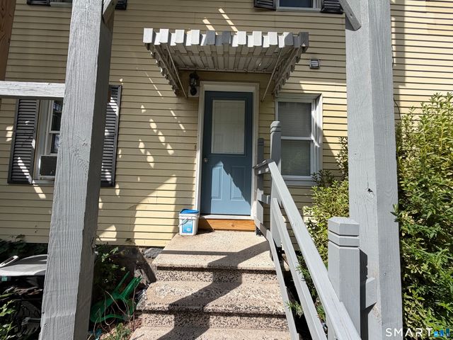 47 Lounsbury Street, Naugatuck, CT 06770