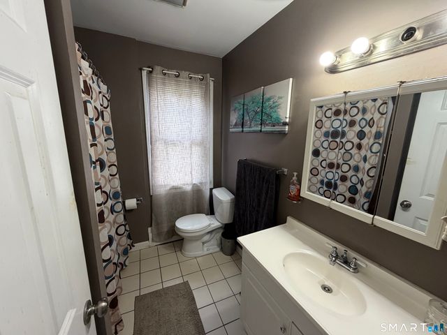 47 Lounsbury Street, Naugatuck, CT 06770