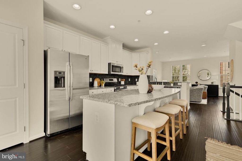 Image 9 of property listing at 5307 SMITHS COVE LN, Greenbelt, MD 20770