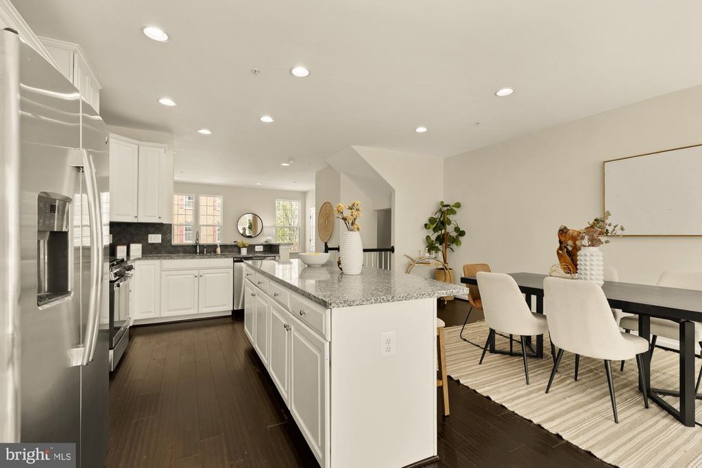 Image 10 of property listing at 5307 SMITHS COVE LN, Greenbelt, MD 20770