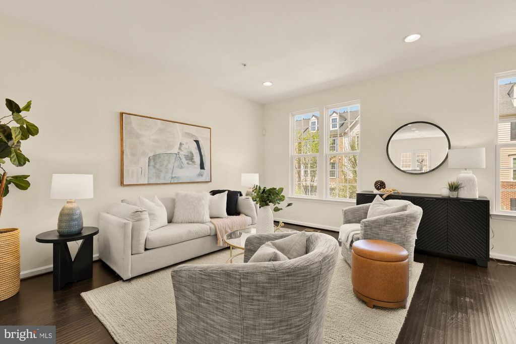 Image 18 of property listing at 5307 SMITHS COVE LN, Greenbelt, MD 20770