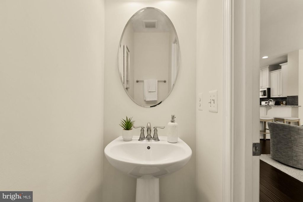 Image 21 of property listing at 5307 SMITHS COVE LN, Greenbelt, MD 20770