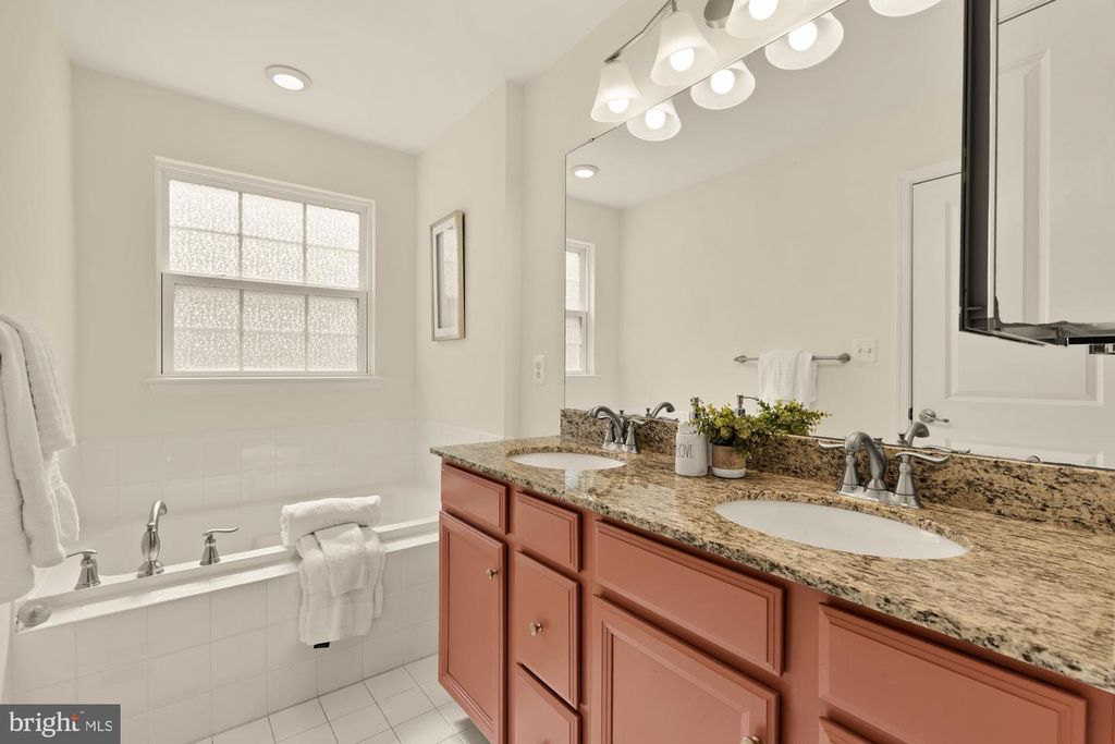 Image 24 of property listing at 5307 SMITHS COVE LN, Greenbelt, MD 20770