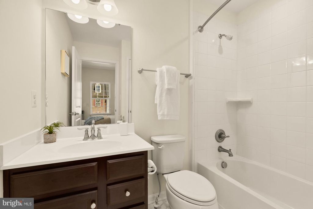 Image 30 of property listing at 5307 SMITHS COVE LN, Greenbelt, MD 20770